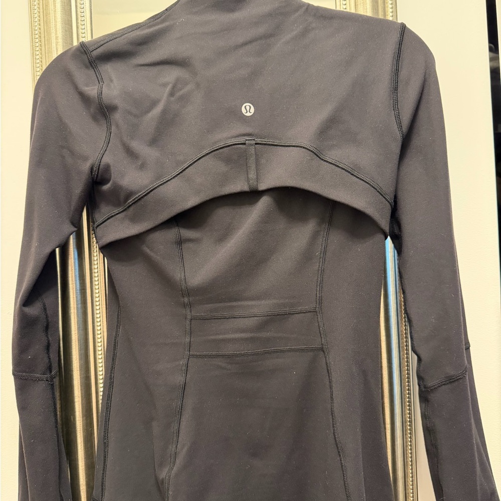 Lululemon Define Jacket Nulu BLACK size:4, worn a couple of times - Picture 2 of 3